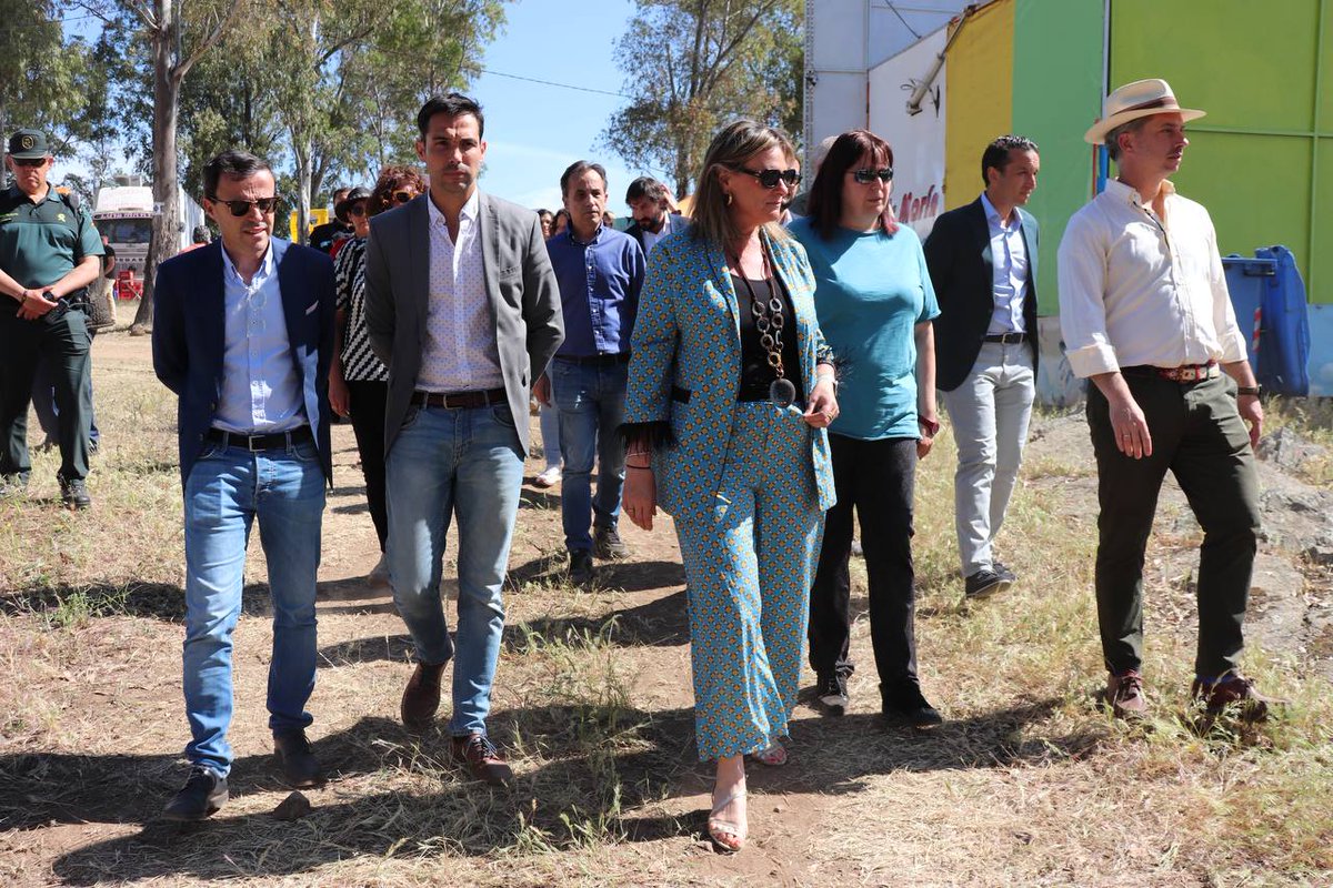 ✔️ El presidente de #DipBadajoz, @magallardovva, ha estado presente en el VII Día del Cazador que se celebra en Valverde de Leganés, organizado por la  @fedexcaza_web. Ha querido “reafirmar el compromiso de #DipBadajoz con los cazadores y cazadoras y especialmente su federación.