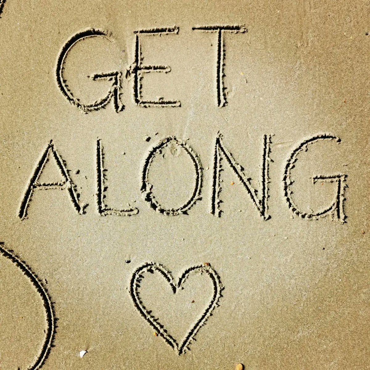 DigiDaughter's tweet photo. Get Along 💙 #thegetalonggang #montgomerymoose #moose #AmericanGreetings #nelvana #DICAnimation @Nickelodeon
💛 #StaySafe #sanddrawing #beachart 🌊🌊🌊 #Covid2022 #Lockdown2021 #morale #VitaminSea #DuneToons #Lockdown2020 #comics #cartoons ✍️ #SandBanksy #shorelinesally No.1503 https://t.co/YmEnXfAVkq