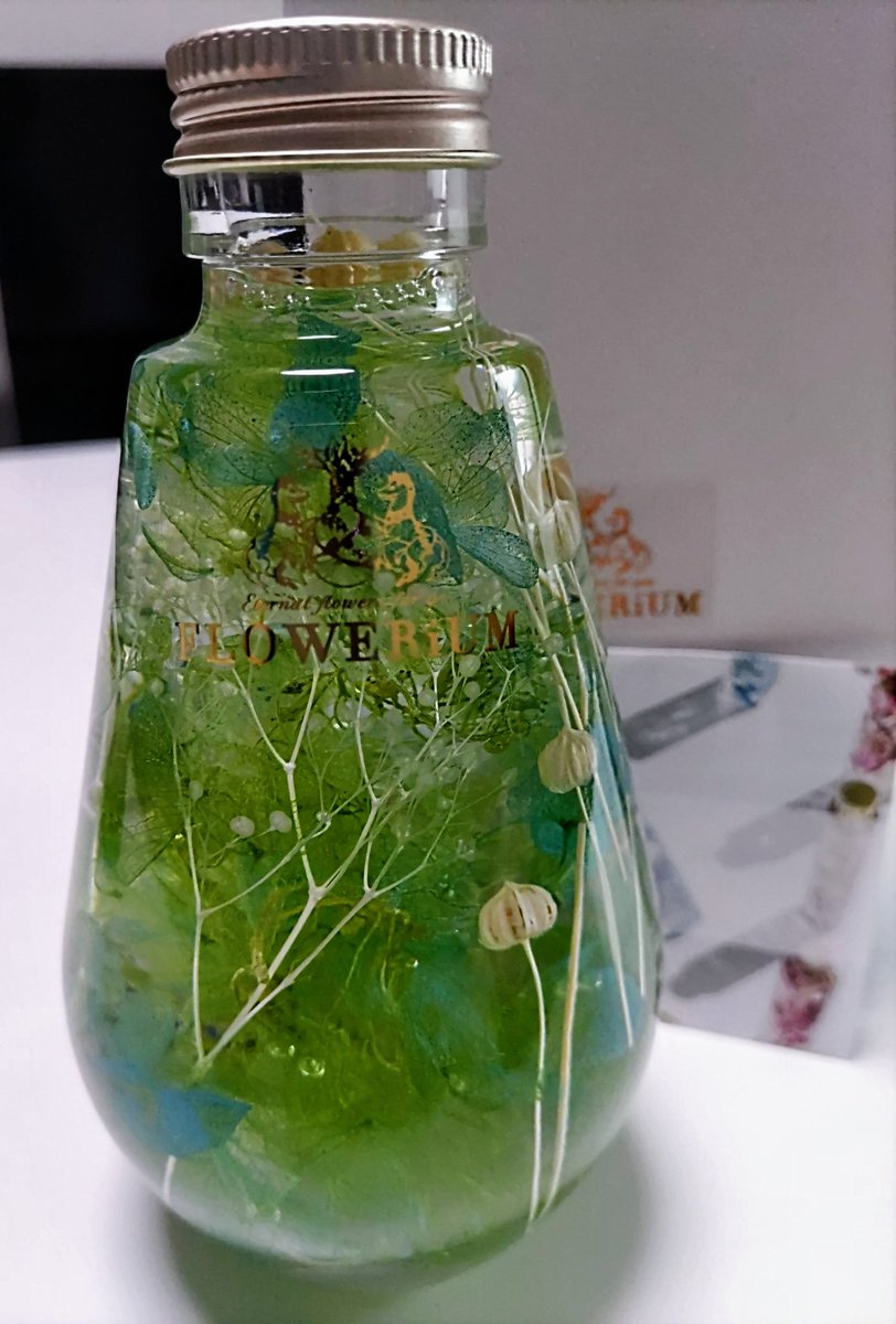 Bon_cheese's tweet photo. 今年は今日が母の日🌺💮
毎年ながら母の好物とハーバリウムに、今回はソープフラワー🧼🌼🌸というものをたまたま見かけたので渡しました😊🎁🌟
お母さんいつもありがとう🤗✨
#母の日 #かりん糖 #旭のかりん糖 #ハーバリウム #FLOWERiUM #フラワリウム #ソープフラワー #花びし https://t.co/J6tDOLAQPy