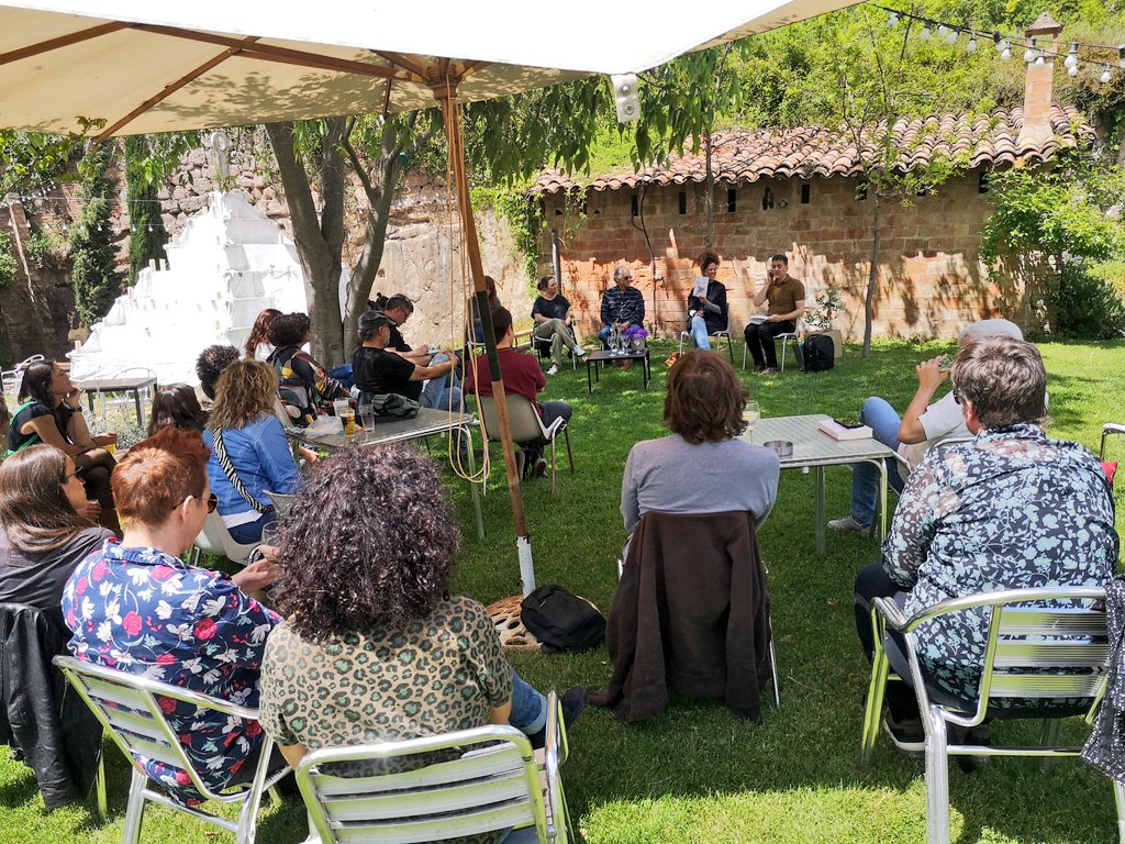 Comencem la presentació de 'L'altre món rural. Reflexions i experiències de la nova ruralitat catalana' al Konvent <a href="/puntzero/">Konvent</a>

🗣️👥 Amb els coordinadors <a href="/soclarinxols/">larínxols</a> i Joan Nogué acompanyats de Marc Serena, Maria Costa i Rosa Prat