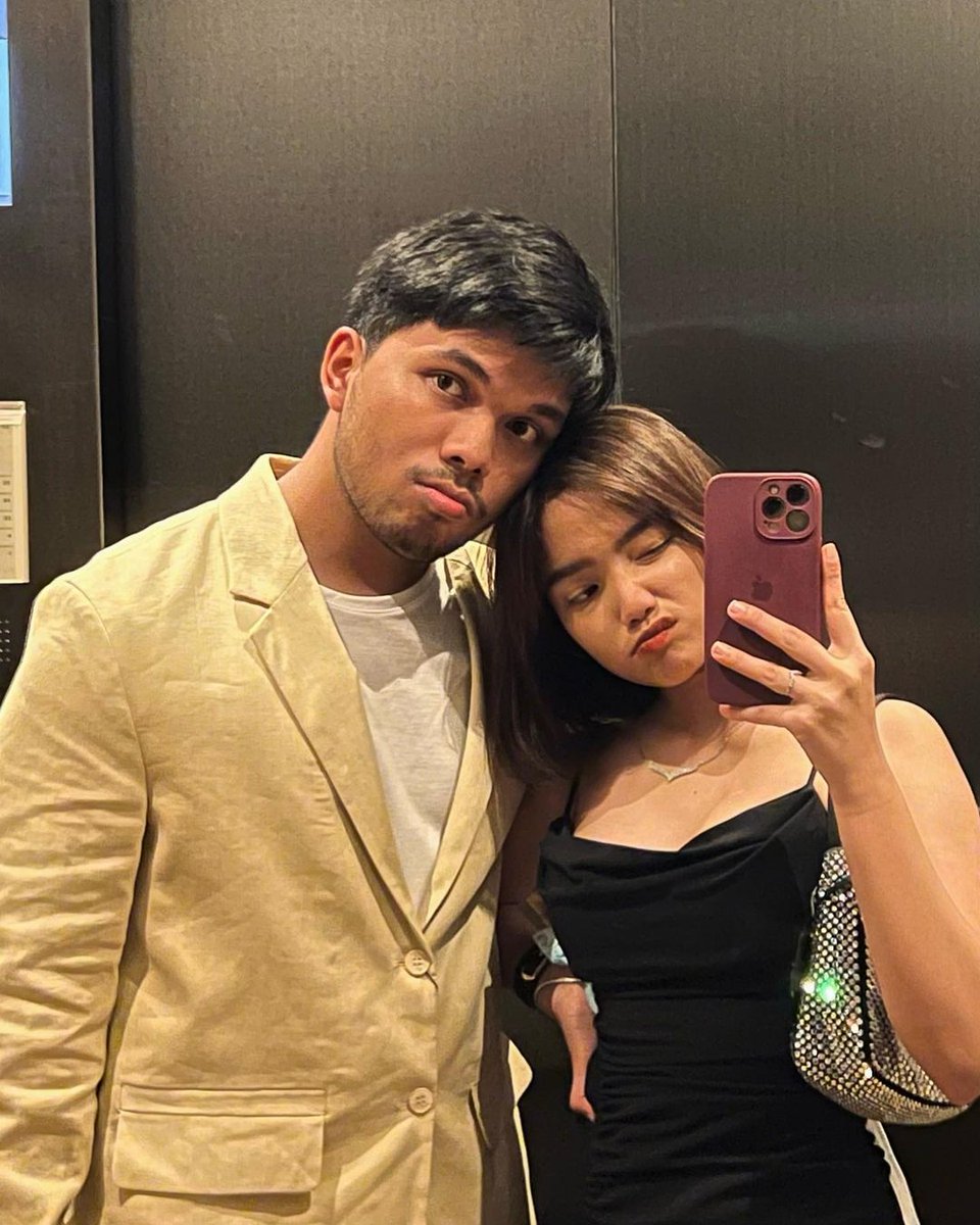 buletreog's tweet photo. kalian nonton pakai tv di rumah atau streaming pakai gadget gais? 

#StoryOfThofuTTV https://t.co/3iZMb9GbSp