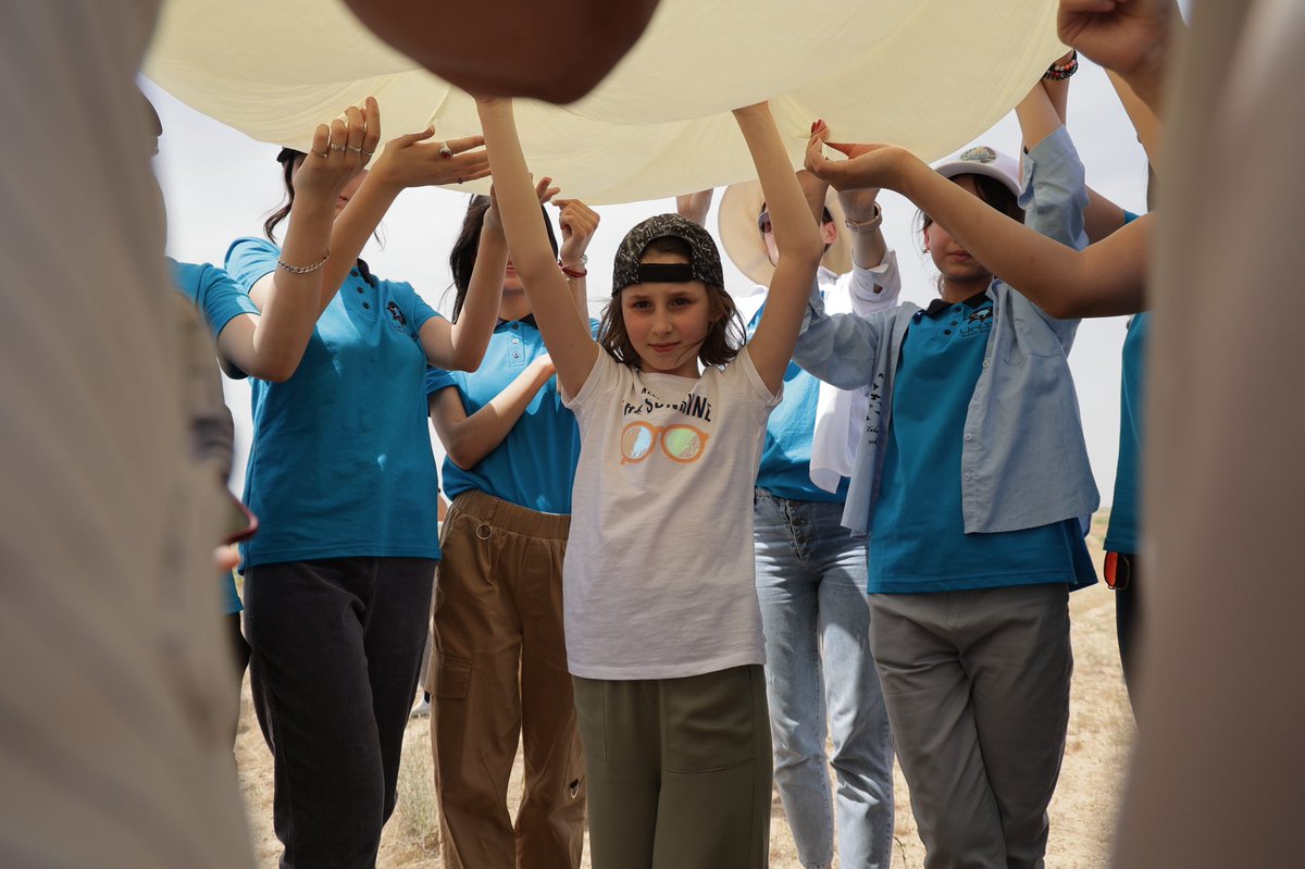 MunirMammadzade's tweet photo. They did it! ๐ฐ
Girls From #Uzbekistan are breaking gender stereotypes and have shown yet again that they can lead in any field.
@UNICEF_UZB is happy to support them in this journey.
#LaunchYourDream #UNISAT #GirlsInSTEM #GirlsinScience @UNICEFinnovate @UNICEF_ECA @DubaiCares https://t.co/e0OD0hXEtX