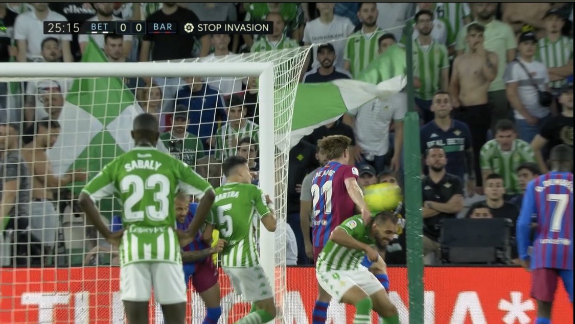 sebastiantir's tweet photo. Tras este tipo de cosas se entiende mejor lo de Geri y Rubi eh. @3gerardpique @rfef De vergüenza lo vuestro. Ahí Rubiales sin dimitir y chupando del bote y de las comisiones. Competición adulterada, sin mas… https://t.co/GGZoqp7xUe