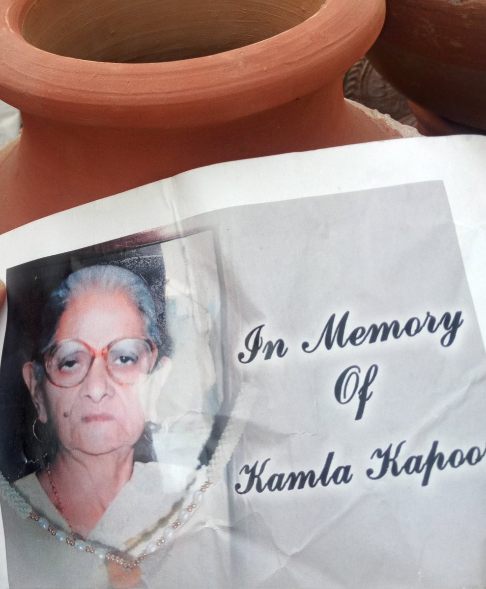 sunilkapoor8's tweet photo. @anandmahindra Missing you everyday!! But I always feel that you &amp; your blessings are with me all d time.

Small gesture in #Mothers memory,kept #Matkas on few locations so that poor can drink #Cold water. #MothersDay 👏 https://t.co/o0737rtCV4