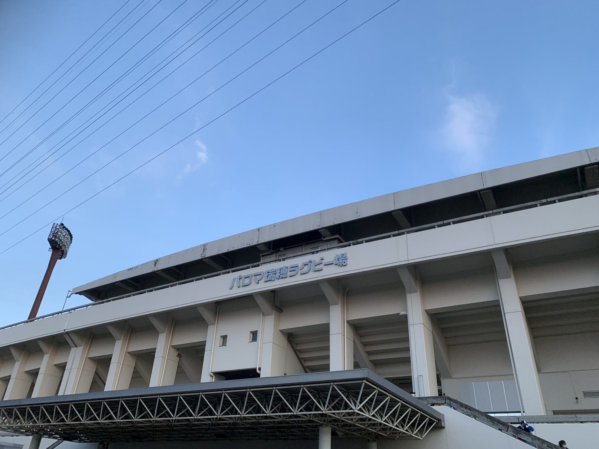 Men_Dy_X's tweet photo. シャトルズの姿を焼きつけたくて、小旅行。
奇しくもサニックスブルースのラストゲーム。
そして、黄昏にたたずむひとりの背中。
皆さん、今日の光景を、一生忘れません。
#NTT_JAPAN_RUGBY_LEAGUE_ONE_2022
#DIVISION_3
#順位決定戦_第3節
#豊田自動織機シャトルズ愛知
#パロマ瑞穂ラグビー場 https://t.co/Cv6e8bqgKp