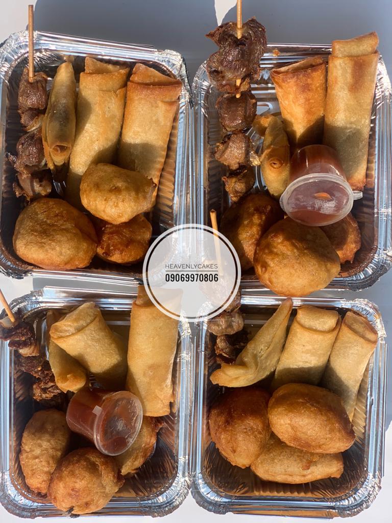 heavenly_bb's tweet photo. Good afternoon chopstumers 
We are still here taking orders for yummy chops
Dm or click on the link in the bio to order
#naijabakers 
#smallchopsinlagos 

#Emmanuel 
#AMVCA8 
#asaprocky https://t.co/DaGXCMEsCp