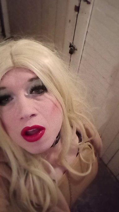 Yesterday, i went for a little Walk.  #sissy https://t.co/mVvK5kJ4I1<a href="/tag/sissy"class="tags">#sissy</a>