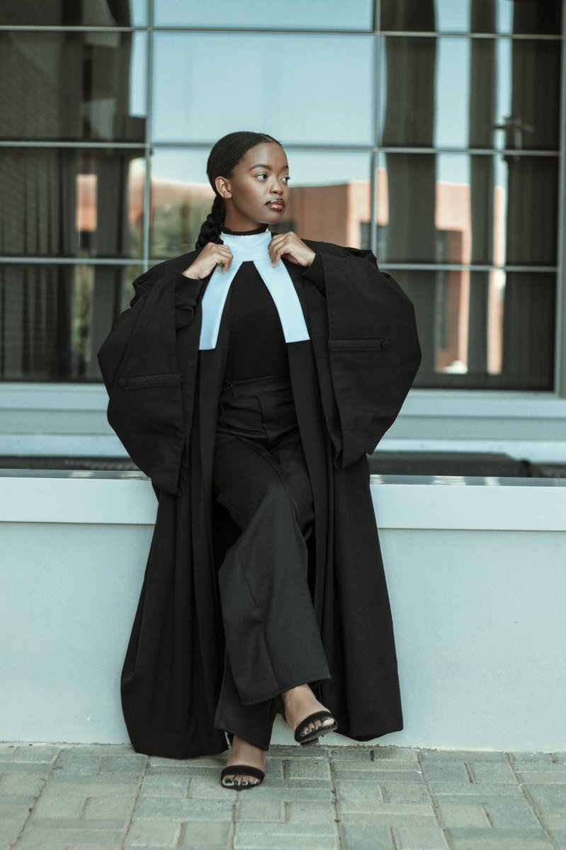 miss_edibles's tweet image. Had my first moot the other day.⚖️
📷: @ThutoSethaiso