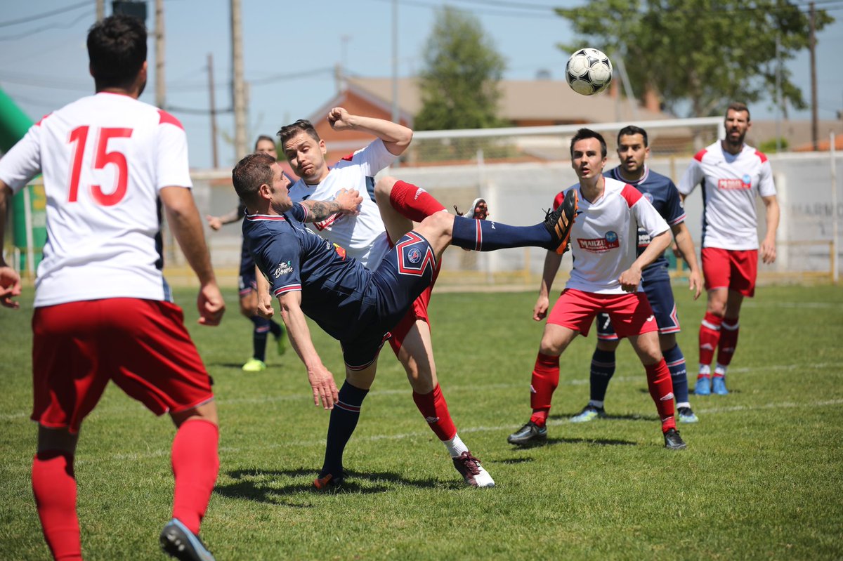 Máxima emoción en la final de 1a.div. de la #ligaEmpresas @GrupoRecoletas de <a href="/ESFundacion/">Fundación Eusebio Sacristán</a> en Mojados!
Marzu Rioseco y Urbón  Agrícola vuelven al terreno de juego tras el descanso con el marcador a 0.
📷 <a href="/rubenortegafoto/">Rubén Ortega Fotógrafo</a>