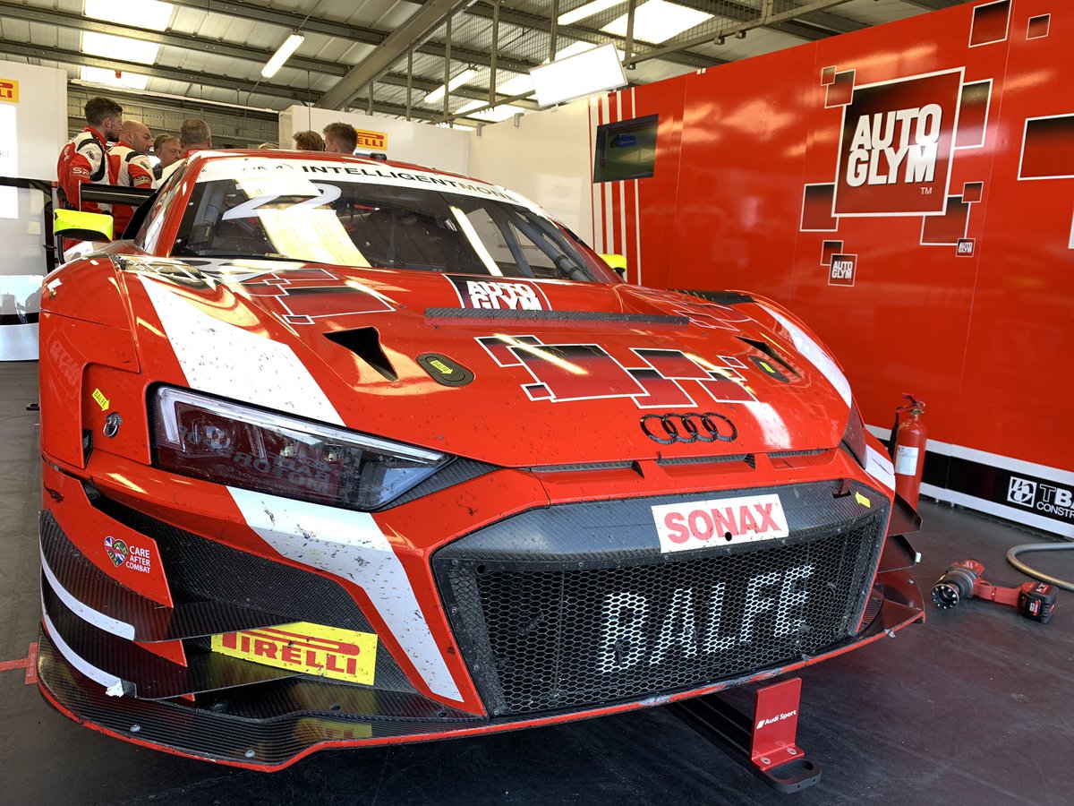 Unfortunately it’s game over for us. Too much damage from the deflated right rear tyre has meant we’re out. ☹️ Sorry folks, we’ll be back at Donington. 💪🏎

#britishgt #autoglymuk #audisport #careaftercombat