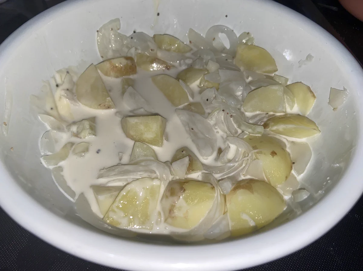 勘でポテトサラダを作ったら『マヨネーズ生ジャガイモスープ』が出来た件ｗｗ