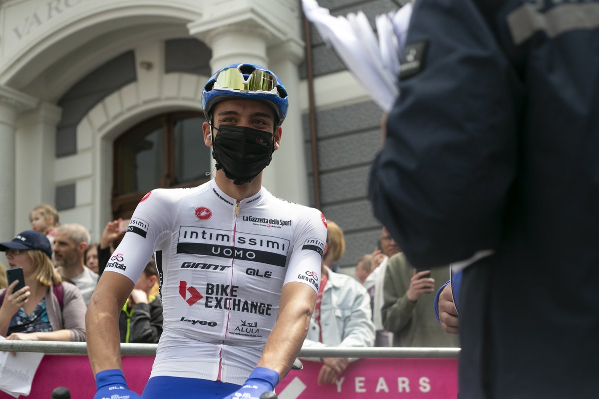 GreenEDGEteam's tweet photo. #Giro 🇮🇹

A special day for @MatteoSobrero pulling on the white jersey in his home Grand Tour 🤍 https://t.co/SkL9LIRmKr