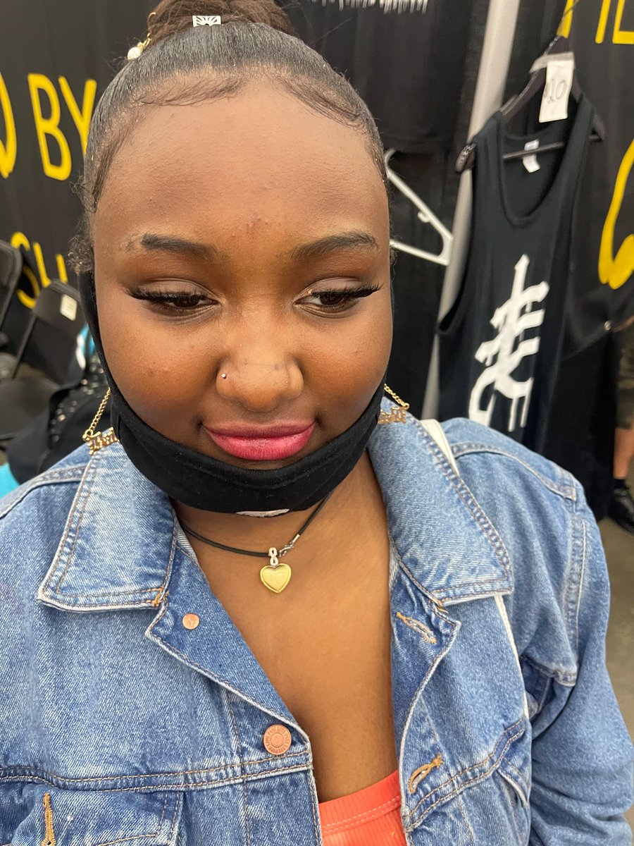 BaltCoPolice's tweet image. 🚨 #CriticalMissing 13-year-old Amyrrah Carter  (B/F 4’11 160lbs). Last seen in the Owings Mills area. Unknown clothing. May be in a Blue 2016 Ford Escape MD Tag (2EK2028). Any one with information is requested to call 911 or 410-307-2020 #HelpLocate #BCoPD