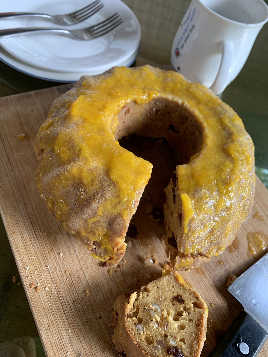 _eLLeSun_'s tweet photo. GE! And today we have a mango mood🥭Mango cake with fresh mango and more mango jam!  What kind of jam do you like?  Get the recipe in the comments! https://t.co/wz5CRiK1HW