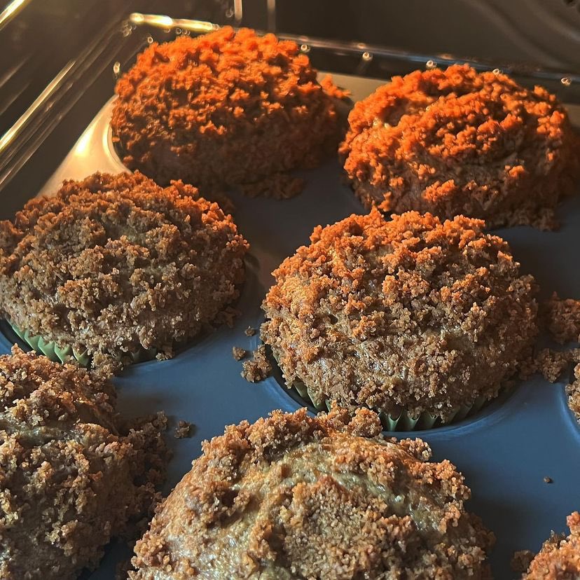 altvalorasoo's tweet photo. Krystal’s instagram update🧡
“banana chocolate chip muffins🍌🍫🧁
for parents day👨‍👩‍👧‍👧”

https://t.co/eC4yRfOCNg https://t.co/LmMNhonNYq