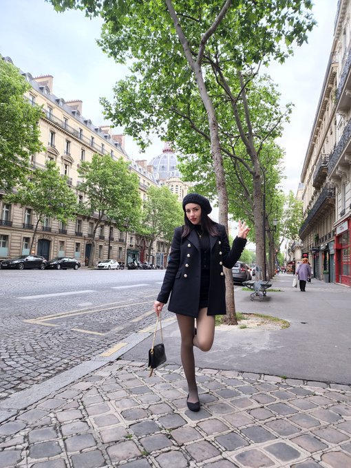 Bonjour bitches! 🇫🇷 https://t.co/BbPGo5DXUv<a href="/tag/tbt"class="tags"><span>#tbt</span></a>