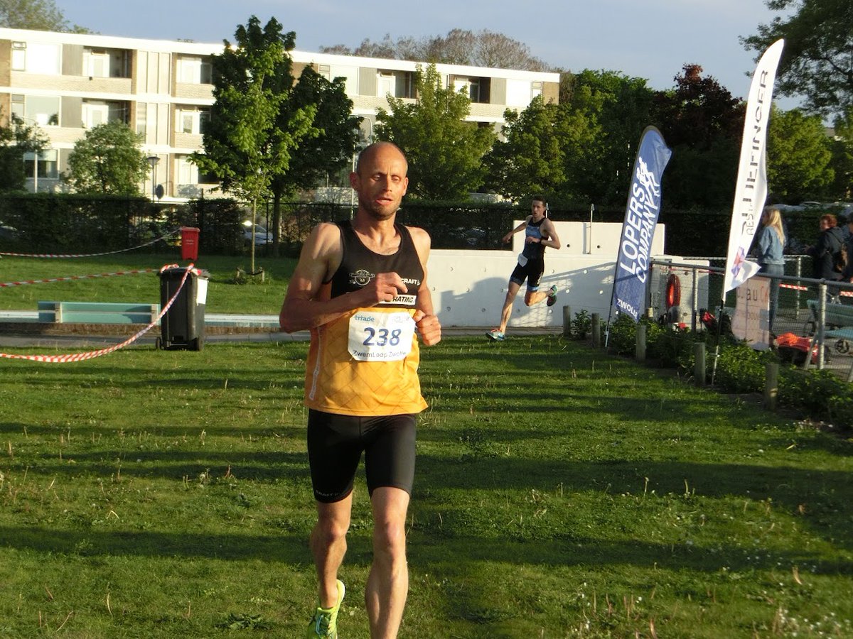 De 4e editie van de Zwolse zwemloop werd voor de 4e keer gewonnen door Erwin Akkerman, maar het verschil met de nummer 2 Tim Hezemans was maar 4 seconden