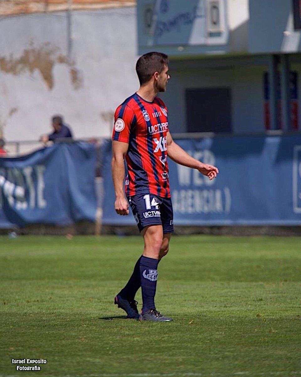 MarioTome_8's tweet photo. Despedimos un año inolvidable. 
Gracias a Yecla y a su gente por dejarme formar parte de su historia. 

@Yeclano_dptvo 
@PCurvabar ❤️💙 https://t.co/Fn0CadBs09