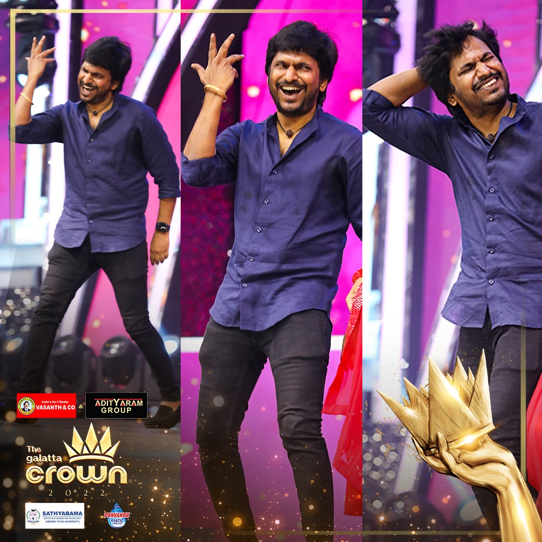 galattadotcom's tweet photo. A MASS FANBOY MOMENT - #KannumKannumKollaiyadithaal director @desingh_dp transforms into @rajinikanth at #TheGalattaCrown2022 😎✨
#SuperstarRajinikanth https://t.co/usEgBdpEXP