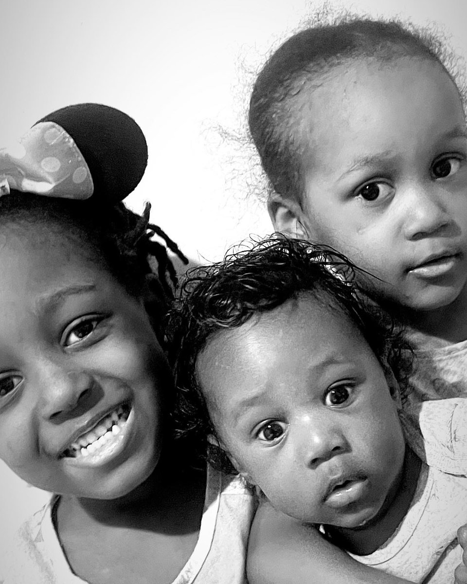 HottCelleb's tweet photo. Happy Mother Day To My Queen You Really Been A Raw Ass MoM….Blessed With 3 Beautiful Girls  🤍🤍🤍💍 https://t.co/sjwPnN7ItO