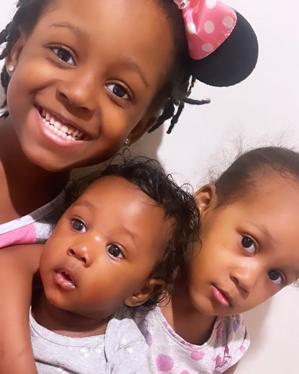 HottCelleb's tweet photo. Happy Mother Day To My Queen You Really Been A Raw Ass MoM….Blessed With 3 Beautiful Girls  🤍🤍🤍💍 https://t.co/sjwPnN7ItO