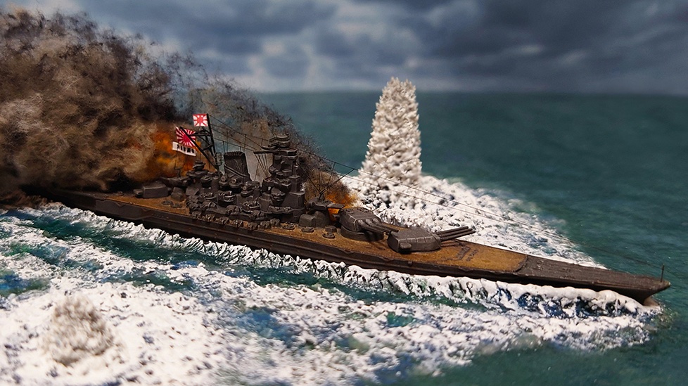 fujinaka_design's tweet photo. 戦艦大和の最期の戦い「坊ノ岬沖海戦」を
1/2000 大和と 1/144 F4Uコルセアで再現。

#エフトイズ #戦艦大和 #日本海軍 #食玩 #プラモデル https://t.co/nGCtYS3m5N