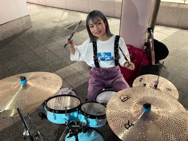ageancymbals_jp's tweet photo. 本日、青空フミさんにAgean CymbalのLowNoise セットをお試し頂きました。ハンドメイドシンバルの穴あきですが、残響が良い感じで、音量的にもピッタリでした。お試しありがとうございました。🥁❤　　
＃トルコ製ハンドメイドシンバル https://t.co/SLN9GfLYvH