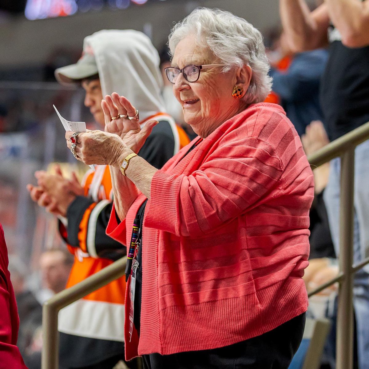 FWKomets's tweet photo. Happy #MothersDay to all of the hockey moms out there! https://t.co/V5xBjbhJrk