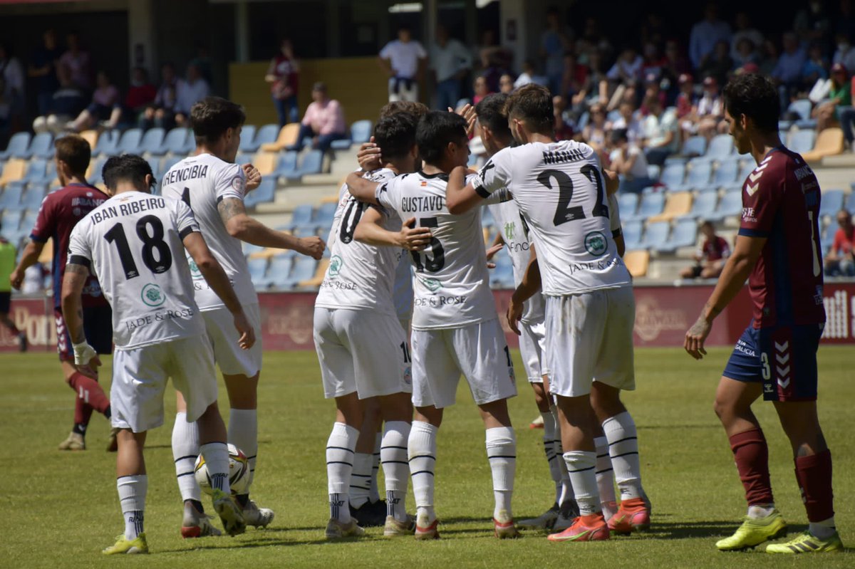 SalamancaCFUDS's tweet photo. |FINAL DEL PARTIDO|

1| @PontevedraCFSAD 
1| @SalamancaCFUDS 

Lucharemos hasta el final.

 #PontevedraSalamancaUDS  | #HalaUnión | 🏳️🏴 https://t.co/Hm603rFUqm