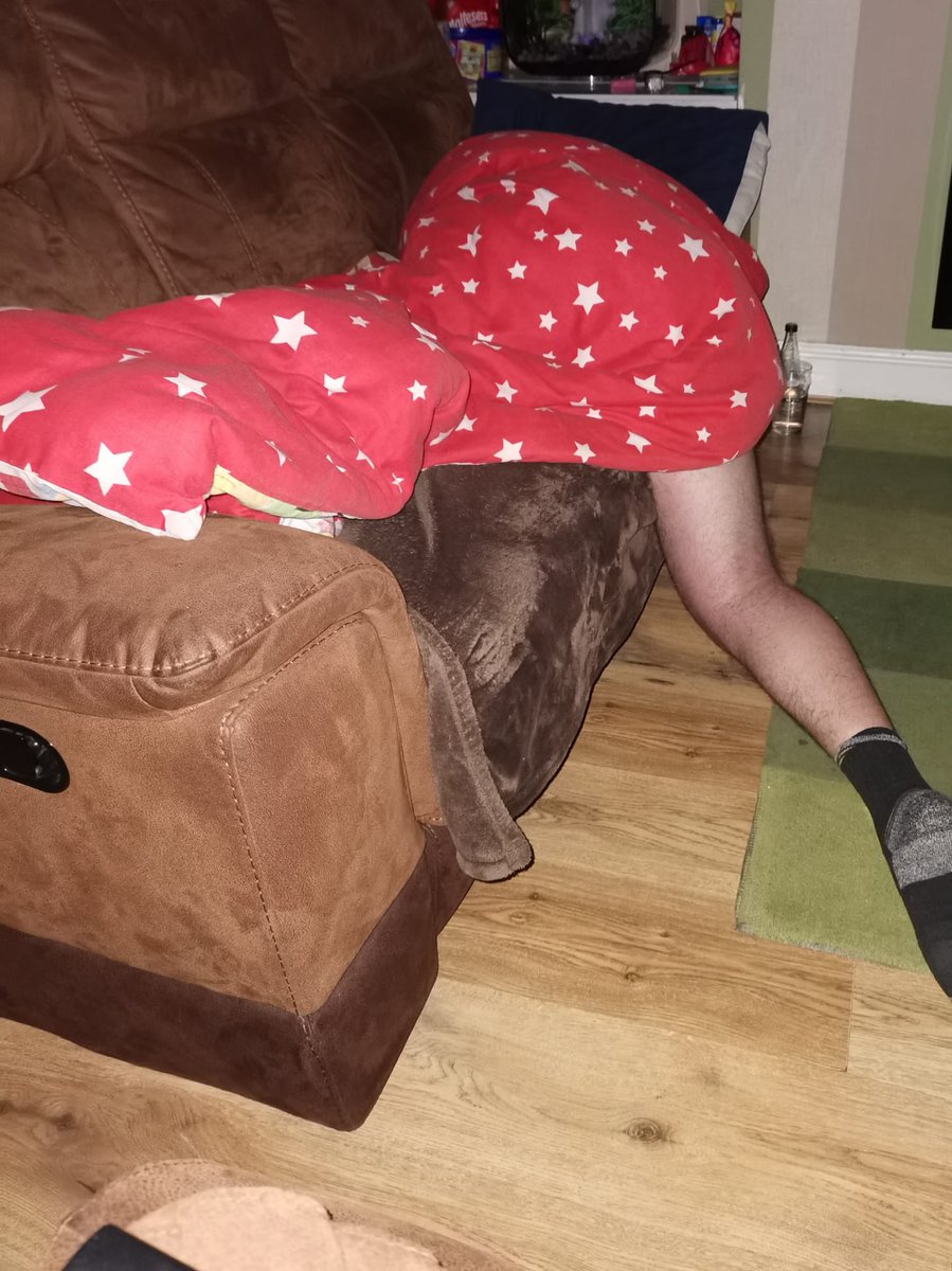 benwalcollins's tweet photo. When uv had a heavy night https://t.co/H23C2xkgPy
