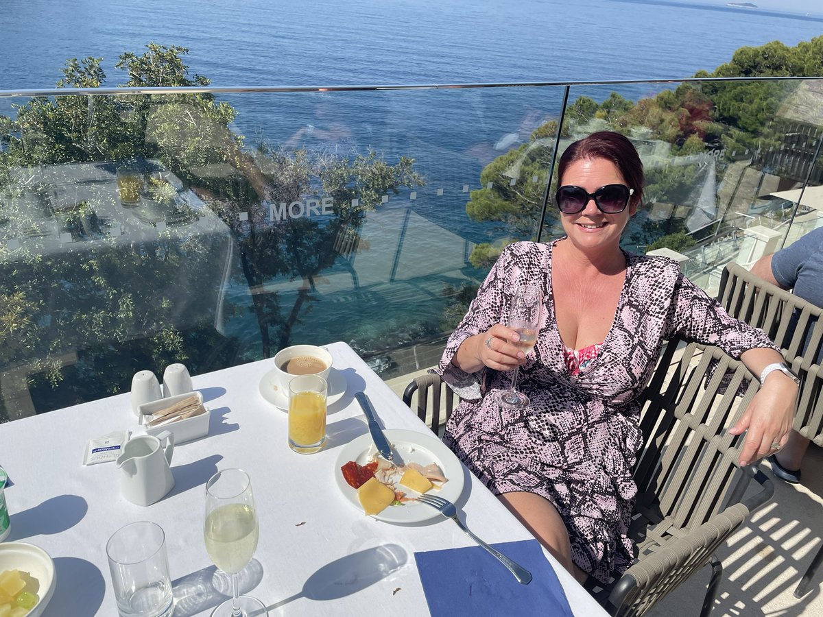 jennac2's tweet photo. @HotelMoreDu thank you for a fantastic stay one of the most beautiful locations in the world ! Amazing staff and fantastic views can’t wait to return one day ❤️❤️ https://t.co/tB8QHPSOoY