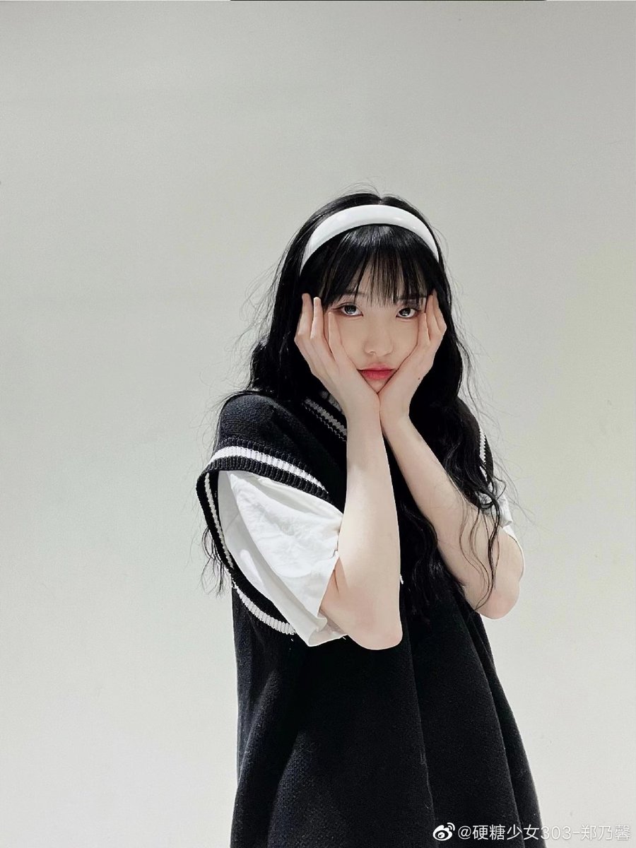 paxidx's tweet photo. ⋆ ♡̷ 🍓.｡ My favorite artist. 🍭 ♡ ‧₊˚ https://t.co/OQAvuZkN5J
