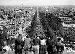 GillesPecout's tweet photo. Devoir d’histoire et travail de mémoire.
Le 8 mai:en mémoire de la fin de la Seconde Guerre et de ses combattants,jour férié en 1953, supprimé,puis durablement rétabli en 1981.
L’annonce officielle de la fin du conflit:« une immense joie faite de larmes » selon le journal Combat. https://t.co/4fGo9PBwpc