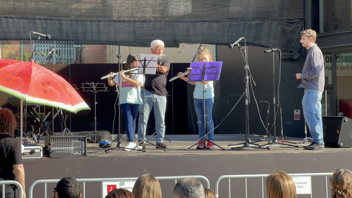americanlakemus's tweet photo. Ahir vem tenir una pujada d’adrenalina espectacular amb unes actuacions increïbles i per a tots els gustos!!
Gràcies a tothom que ho veu fer possible!💪🏼☺️
#americanlakemusic #concertdeprimavera #gospel #liric #conjuntsdinstruments #cantants #marxingband https://t.co/8Rv3Ie5U6q