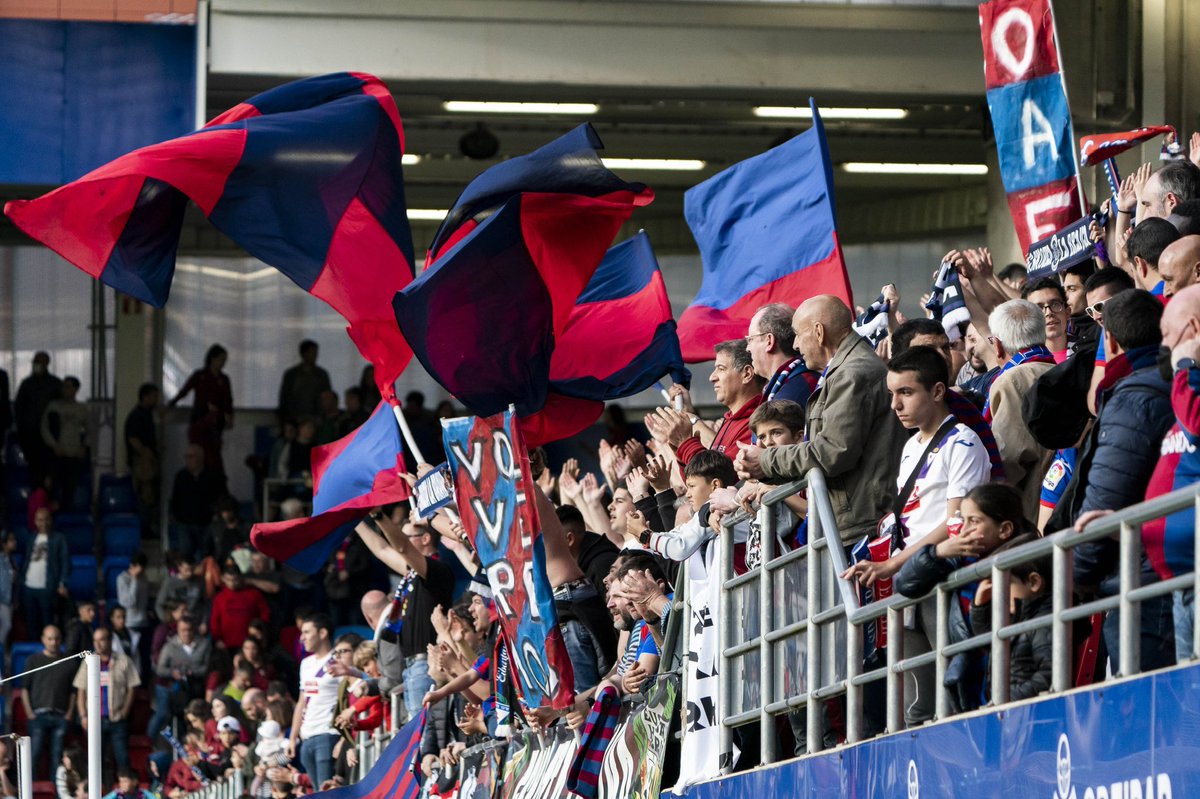 Izan ginelako, garelako eta izango garelako ⚔️ Porque fuimos, somos y seremos.

#BetiArmaginak 💙❤️

𝘿𝙚𝙣𝙤𝙠 𝙗𝙖𝙩𝙚𝙧𝙖! 𝙅𝙪𝙣𝙩𝙤𝙨 𝙨𝙤𝙢𝙤𝙨 𝙢𝙖𝙨 𝙛𝙪𝙚𝙧𝙩𝙚𝙨!

#EibarRealValladolid