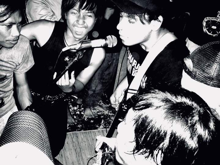 Narcolaptic's tweet photo. NARCOLAPTIC Indonesien Tour 2010 (Cikarang)
#narcolaptic #punk #rock #music #indonesian #skatepunk #tour #java #southeast #asia #gigs #art #cikarang #studio #show #punkrock #ska #alternative #diy #hot #band #nrc https://t.co/Zly6SIjoJL