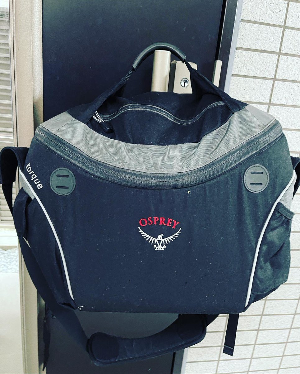 pakusako's tweet photo. 長い連休もおわり…
別に休んではないですが
そんな気分ですね。
だいぶ怠けた身体を少しでも…
倉庫整理したので
また懐かしいバックも
そのうち出してきます。
#ニューバランス
#newbalance
#M576RDJ
#M576
#パタゴニア
#patagonia
#マムート
#mammut
#オスプレイ
#osprey https://t.co/fIpIYJRC5A