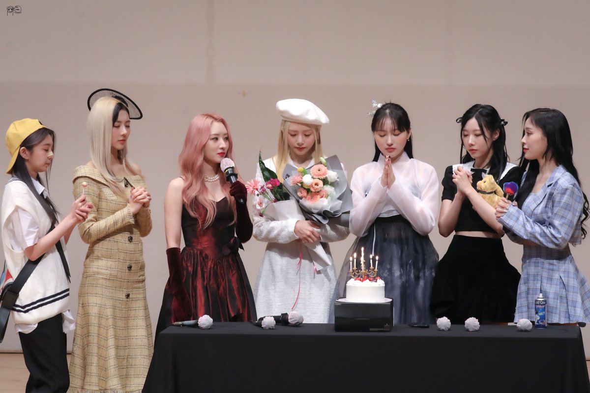 imwithYOOh's tweet photo. 220508 마지막 대면 팬인 

언니들 마지막까지 수고하셨습니다!!!!🍾🫶🏻

#드림캐쳐 #지유 #수아 #시연 #한동 #유현 #다미 #가현 
#Dreamcatcher #Jiu #Sua #Siyeon #Handong #Yoohyeon #Dami #Gahyeon  
@hf_dreamcatcher https://t.co/vsE2tZEmgD