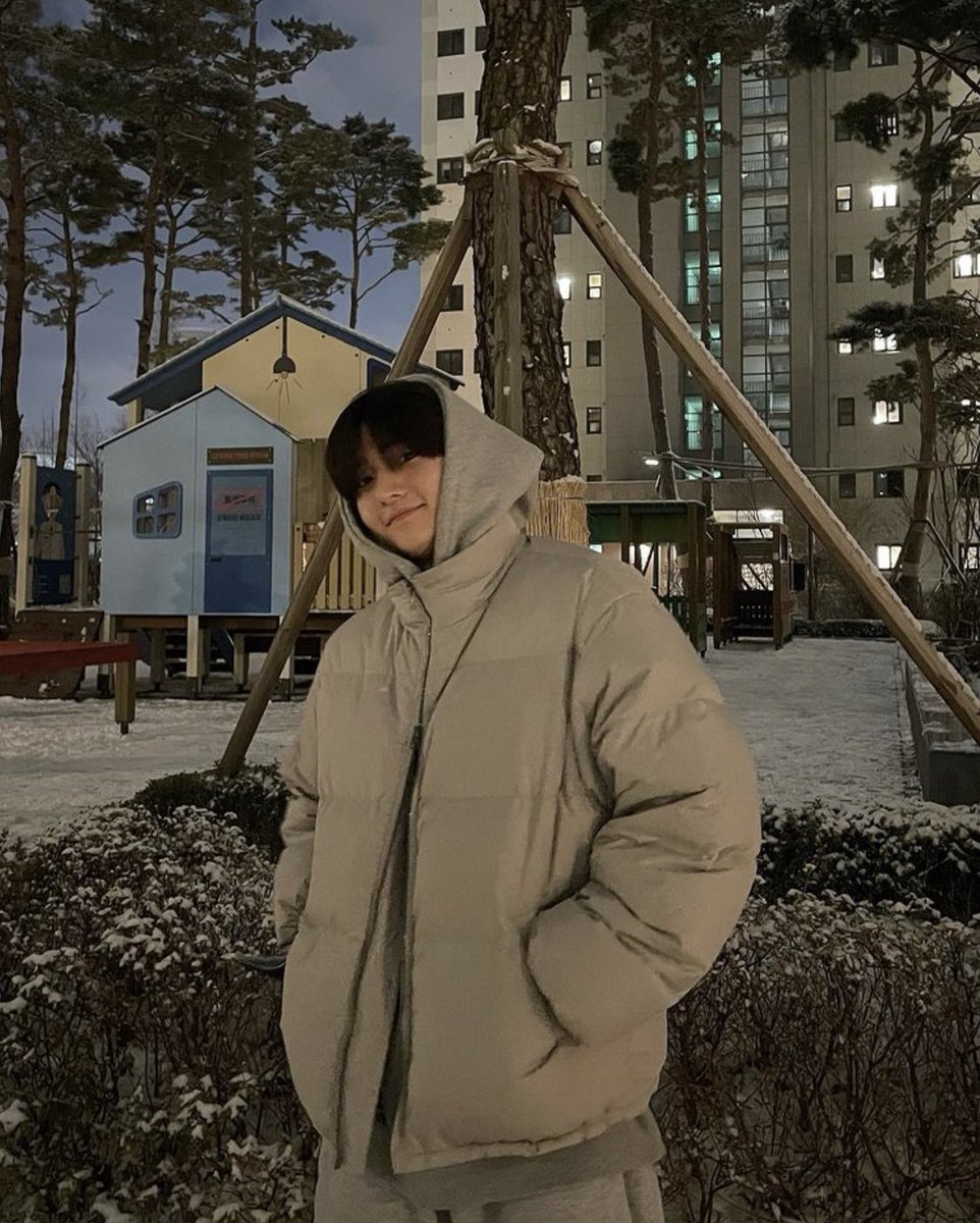papatttt_t's tweet photo. happy birthday to u  #OurSpringBoy20thBirthday https://t.co/QZ5M2cbn6Q