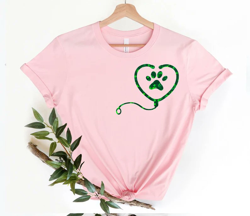 ikaydesign's tweet photo. Vet Tech Shirt, Future Veterinarian Shirt, Veterinarian School Student Shirt, Vet Tech Graduation, Animal Lover Shirt, Veterinarian Gift tee https://t.co/XaulcYfciU via @Etsy https://t.co/si8CgZxc33