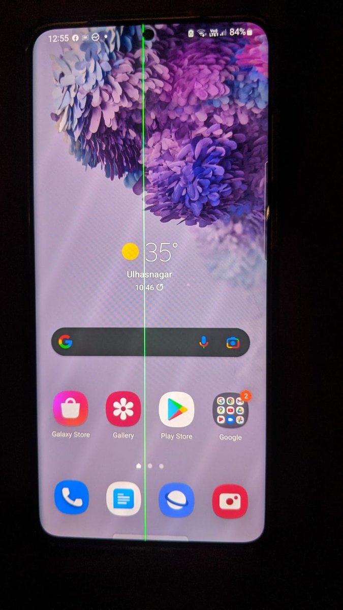 raviahuja08's tweet photo. @SamsungMobile @SamsungIndia @AmreliaRuhez @geekyranjit @MKBHD
I have bought Galaxy S20+ in Oct 20 but suddenly now a Green Vertical line started displaying in the middle of the screen.
I have researched it, many users across the world have faced this issue. Help https://t.co/f7z8QjAOnr