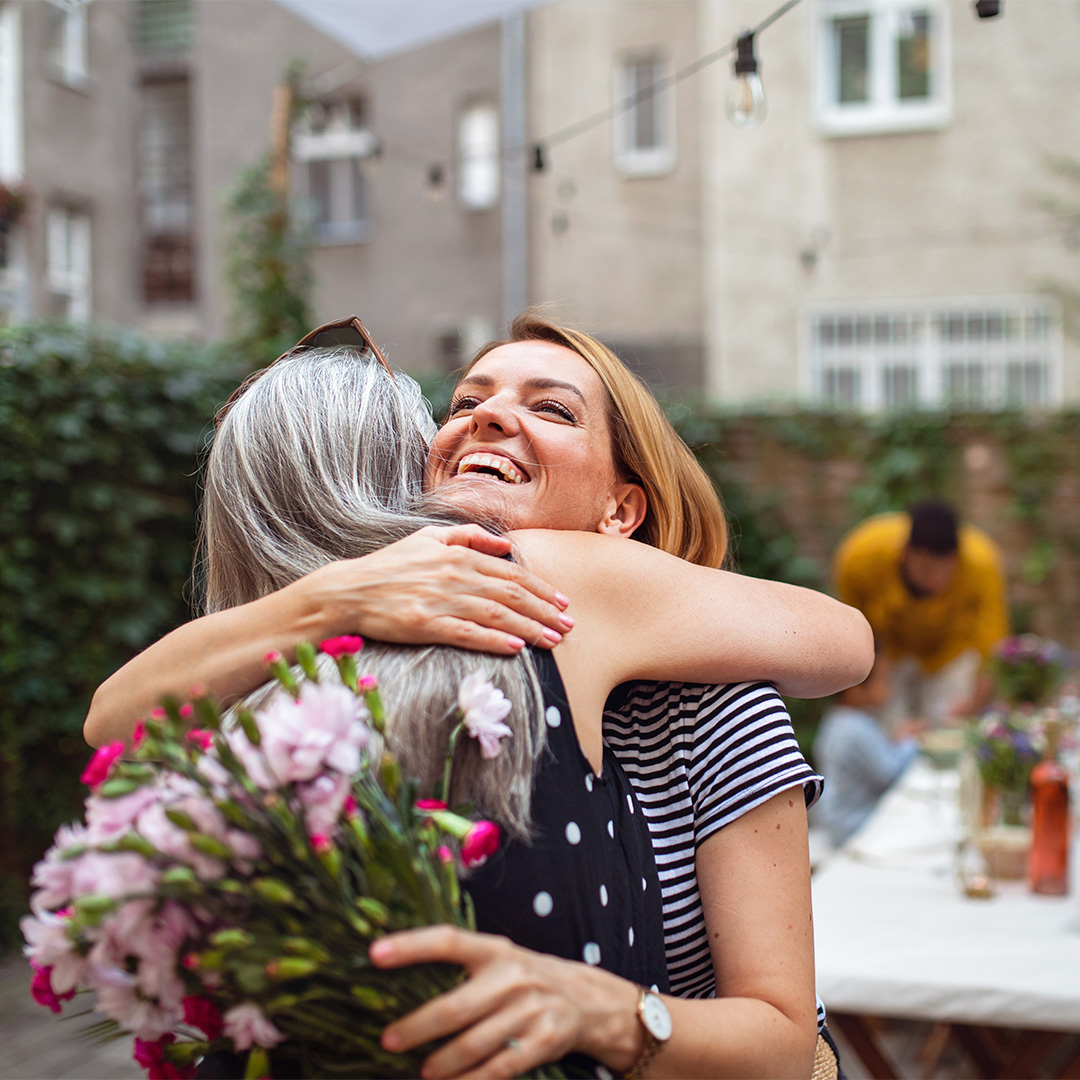 sparkassefuerth's tweet photo. Wie heißt die Superheldin, die den Schlüssel für alles hat? MAMA!
Alles Liebe zum Muttertag an die Mütter dieser Welt.💗 💐
#spkfue #Muttertag #Liebe #Mom #Mütter #Superheldin https://t.co/WSLmvxP882