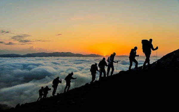 ShapeDaoETH's tweet photo. As the @ShapeDaoETH team continues to strive for greatness &amp; #ShapeTheFuture, we know that the #Cryptocrash will separate the strong investors from the weak and only those brave enough to continue climbing the mountain will be worthy of enjoying its view!

#Shape $Shape #ShapeDao https://t.co/LiDHNWdx1a