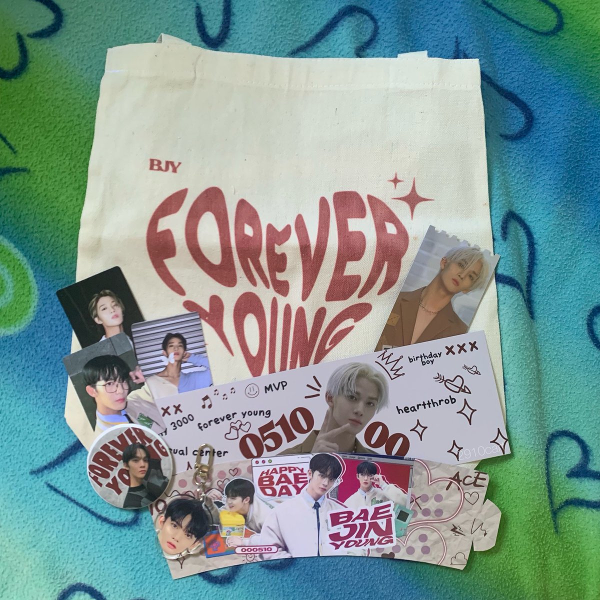 2910cart's tweet photo. ꕤ #2910cartmail ꕤ

— got my bae next door cse kit! i'm in love with the bag, hand mirror and the head keychain 🤩 the inclusions are all pretty, thanks a lot @cafehellocix @CIXUNIONPH @BJYUNIONPH ❤️ https://t.co/UERAOkbqwI