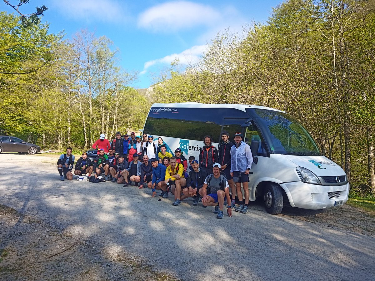 Salomoneko. korrikalari batzuekin astebukaeran Aitzkorrin. Goierrialdea autobusak Maiatzak 29an Zegama Aitzkorrin izango da, berriro ere.