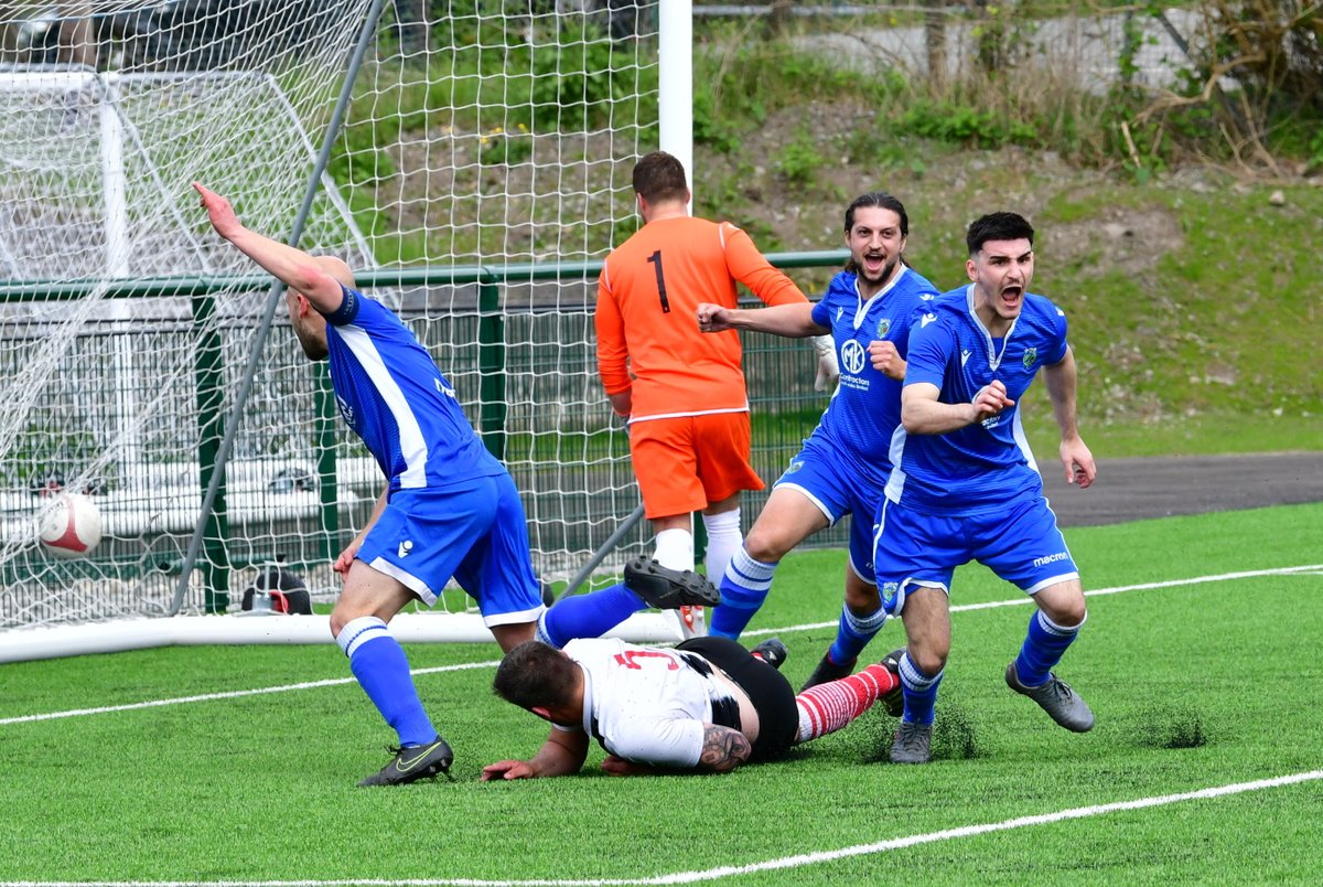 dorward_nick's tweet photo. Four photos that sum up yesterday's promotion-winning game at Penydarren. JD Cymru South next season!@PontardaweTown @GlastoGazPonty @PennyDorward @TimGeorgievsky @JoshDorward11 @craigbunji23 @tyleraylward4 @TommGrey @GJDTaylor https://t.co/ZZqdkqfvjf