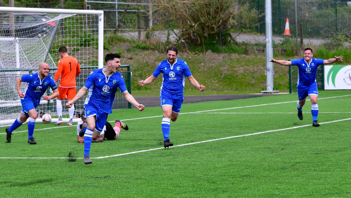 dorward_nick's tweet photo. Four photos that sum up yesterday's promotion-winning game at Penydarren. JD Cymru South next season!@PontardaweTown @GlastoGazPonty @PennyDorward @TimGeorgievsky @JoshDorward11 @craigbunji23 @tyleraylward4 @TommGrey @GJDTaylor https://t.co/ZZqdkqfvjf