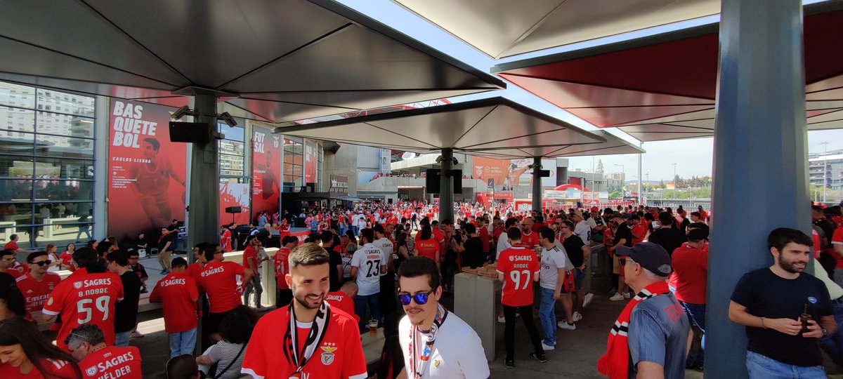 Bvdv86's tweet photo. Benfica🦅🇵🇹 You are amazing !! https://t.co/IfCflfuxSX