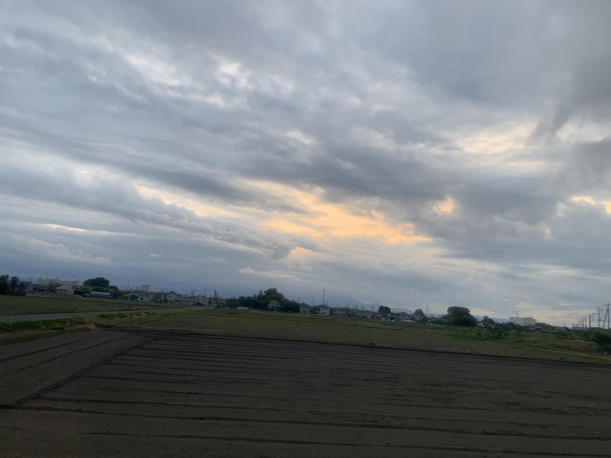 hidesax's tweet photo. 昨日の夕陽

#sunsetyesterday #写真 #写真好きな人と繋がりたい #写真撮ってる人と繋がりたい #photography #photo #hidesax https://t.co/mGrlO0TEZq