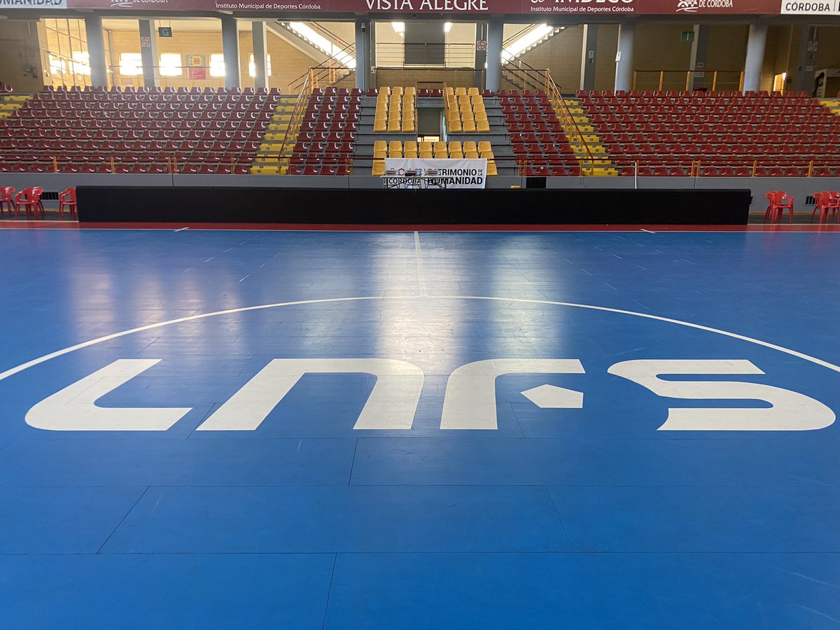 CordobaFutsal's tweet photo. 💙 ¡Cómo te echábamos de menos!
#PistaAzul #LNFS #futsal
#CordobaPatrimonioBarca https://t.co/Q40gs4nOXZ